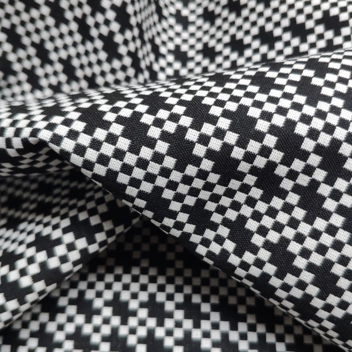Square dots - yarn dyed stretch fabric