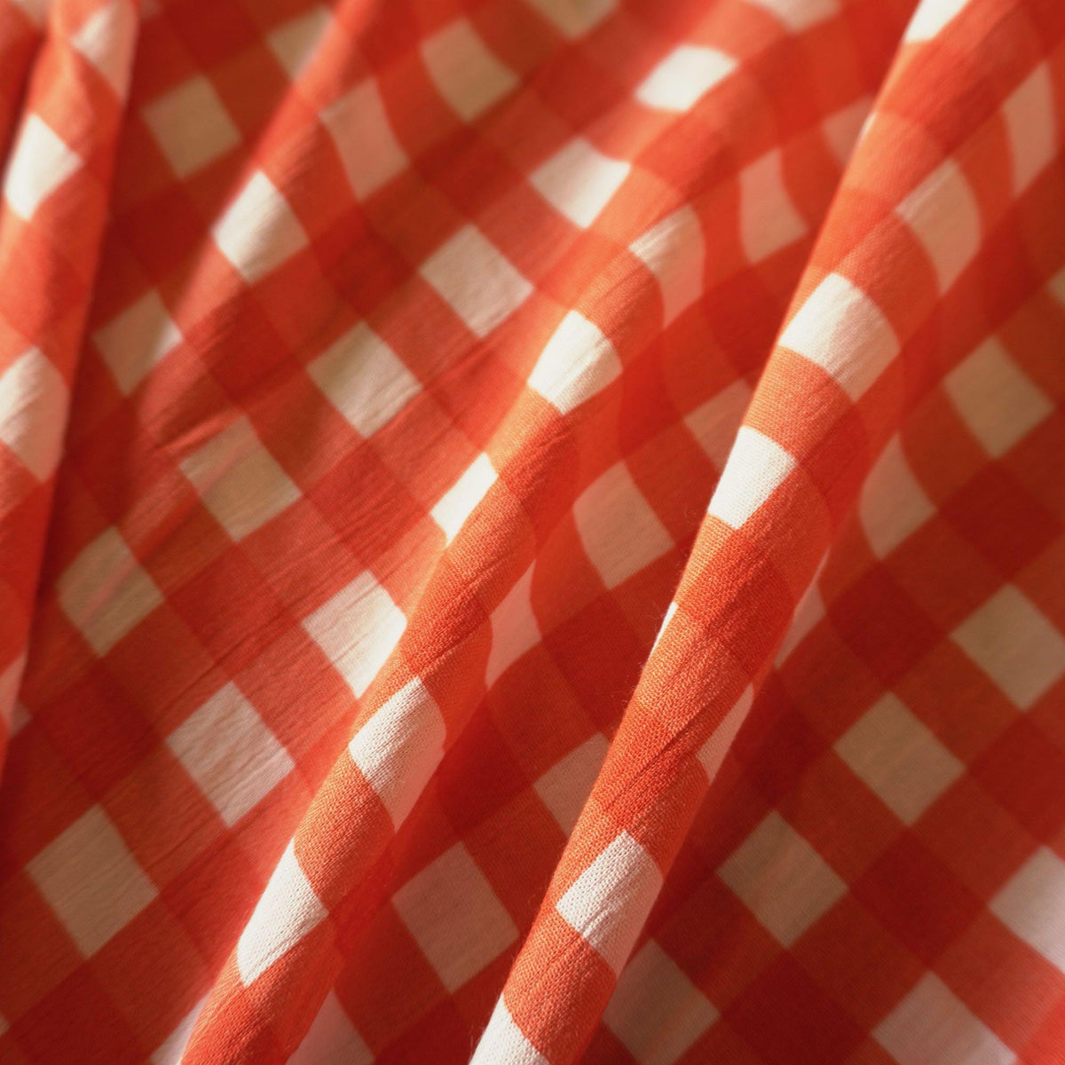 Crinkled bold grid viscose print - red