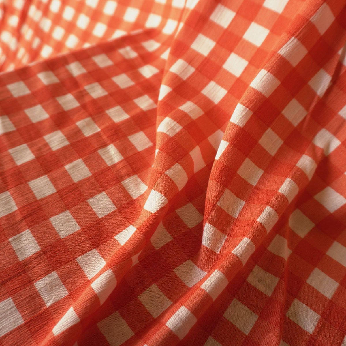 Crinkled bold grid viscose print - red