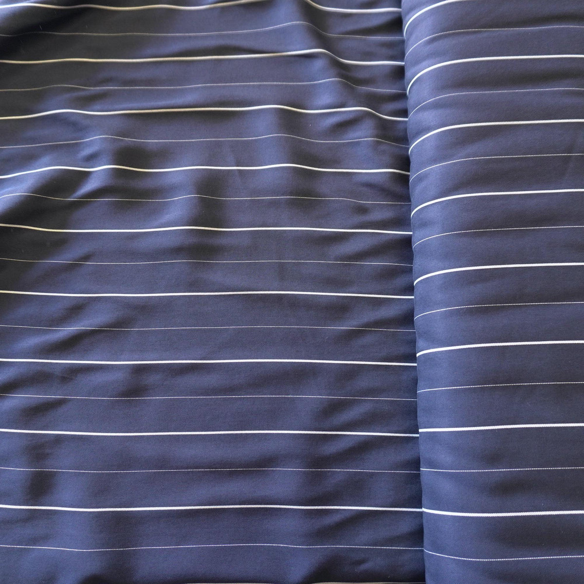 Lyocell pin stripe - Navy